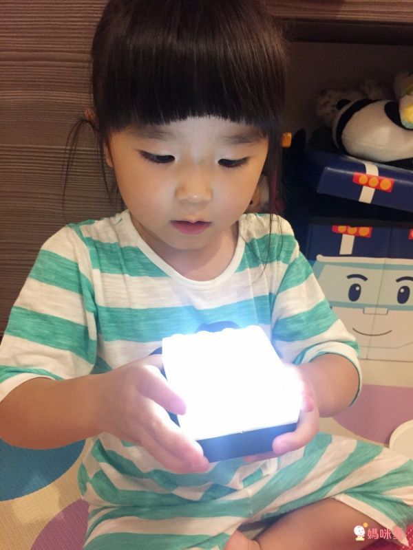 美國 Light Stax - LETTERS亮亮積木-大顆粒系列-字母款-24顆