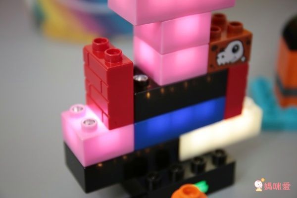 美國 Light Stax - LETTERS亮亮積木-大顆粒系列-字母款-24顆