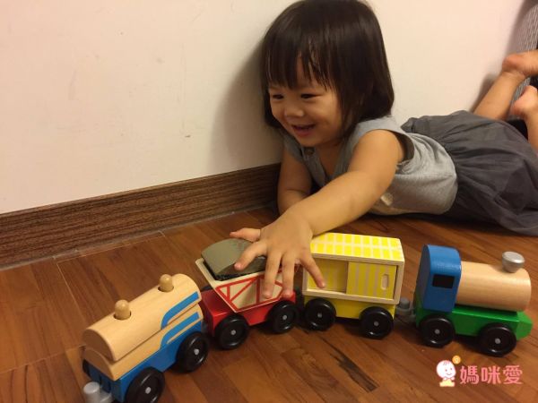 Amazon五星【美國瑪莉莎】超大交通遊戲地墊、木製軌道車車玩具