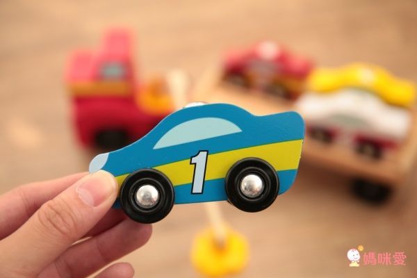 Amazon五星【美國瑪莉莎】超大交通遊戲地墊、木製軌道車車玩具