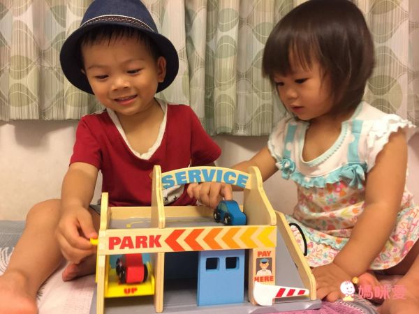 Amazon五星【美國瑪莉莎】超大交通遊戲地墊、木製軌道車車玩具