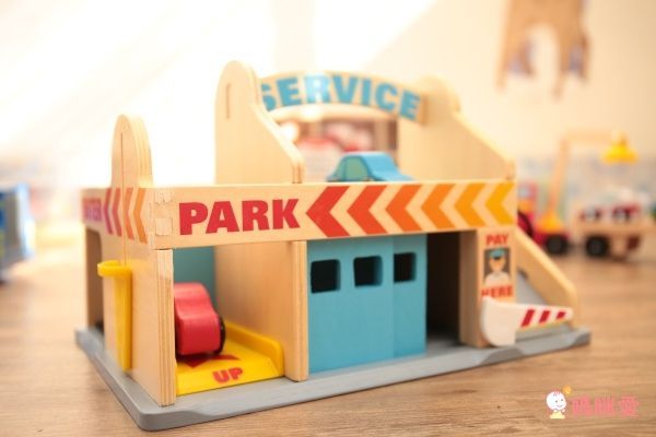 Amazon五星【美國瑪莉莎】超大交通遊戲地墊、木製軌道車車玩具