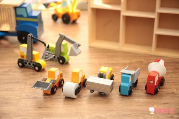 Amazon五星【美國瑪莉莎】超大交通遊戲地墊、木製軌道車車玩具