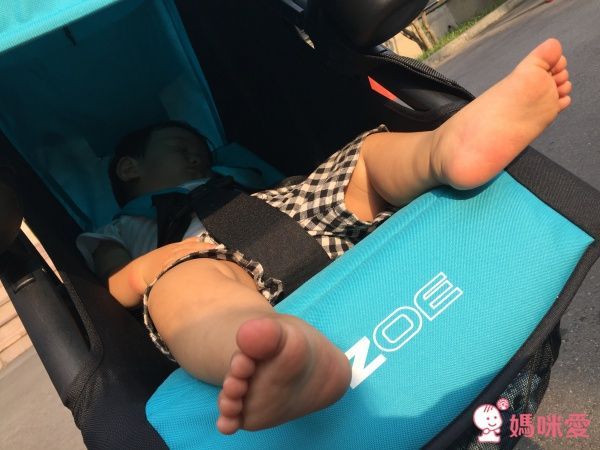 ZOE Xtra Lligt V2 嬰幼兒手推車 F13