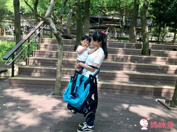 ZOE Xtra Lligt V2 嬰幼兒手推車 F13