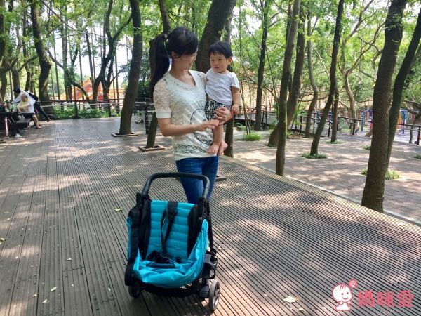 ZOE Xtra Lligt V2 嬰幼兒手推車 F13