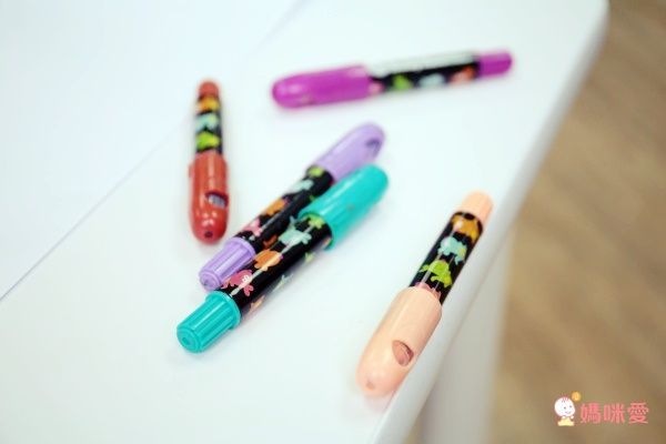 【台灣 ilovekids 愛兒館 我的第一張桌子(離乳桌)】