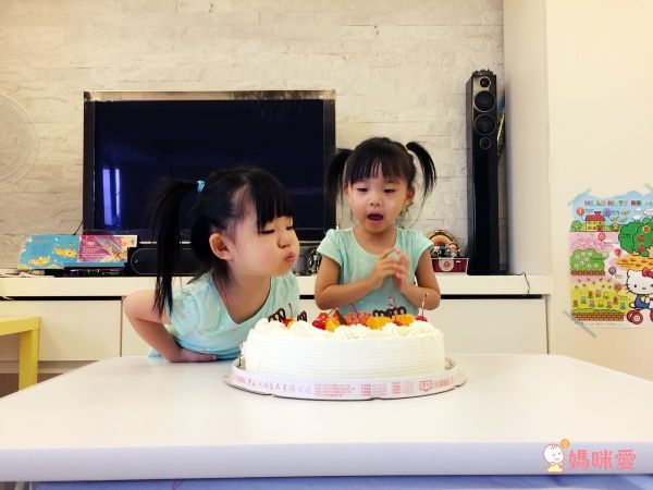 【台灣 ilovekids 愛兒館 我的第一張桌子(離乳桌)】