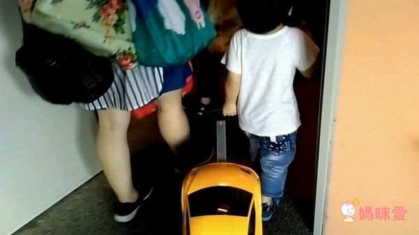 絕版特惠！僅此一檔！【RIDAZ】超跑兒童行李箱