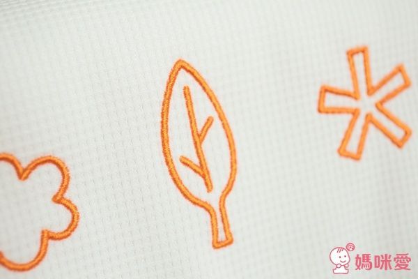 日本 Combi Prumea 安撫餐椅