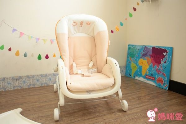 日本 Combi Prumea 安撫餐椅