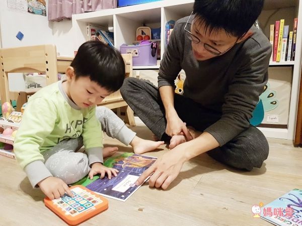 【禾流文創】國際繪本艾瑞卡爾有聲學習套書 / 會動的小汽車立體書！