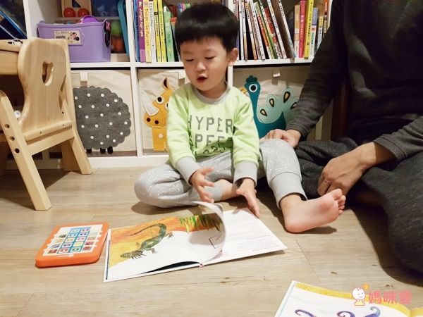 【禾流文創】國際繪本艾瑞卡爾有聲學習套書 / 會動的小汽車立體書！