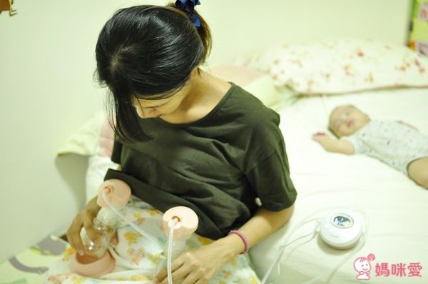 日本 Combi 自然吸韻雙邊電動吸乳器