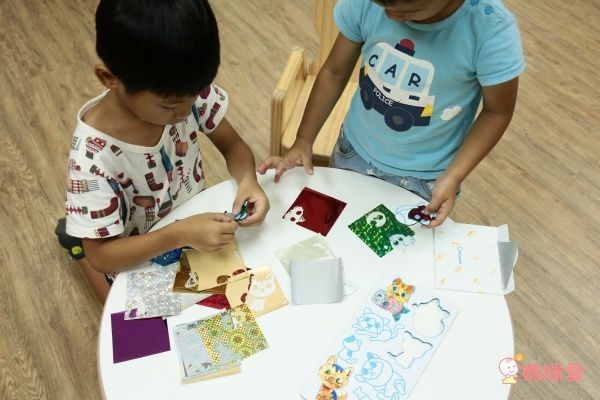 韓國 Kinanvill 閃亮拼貼遊戲貼紙