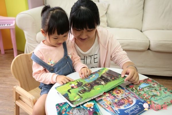 童話鏤空翻翻書【英國Usborne】Peep Inside a Fairy Tale