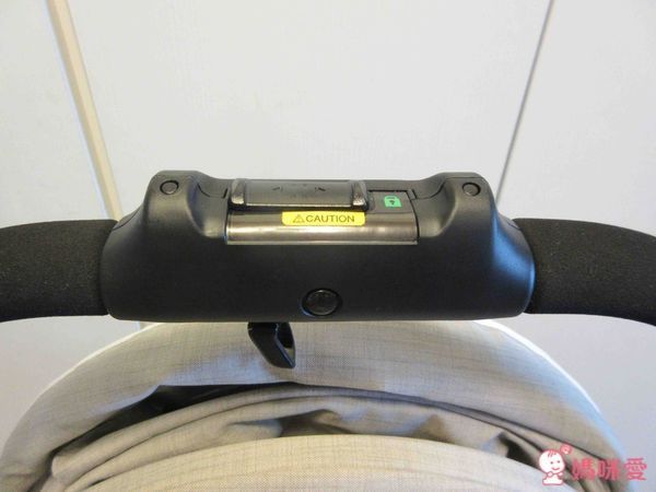 Combi Handy Auto 4 Cas Light 雙向輕量型嬰幼兒手推車