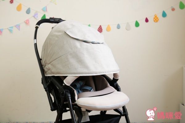 Combi Handy Auto 4 Cas Light 雙向輕量型嬰幼兒手推車