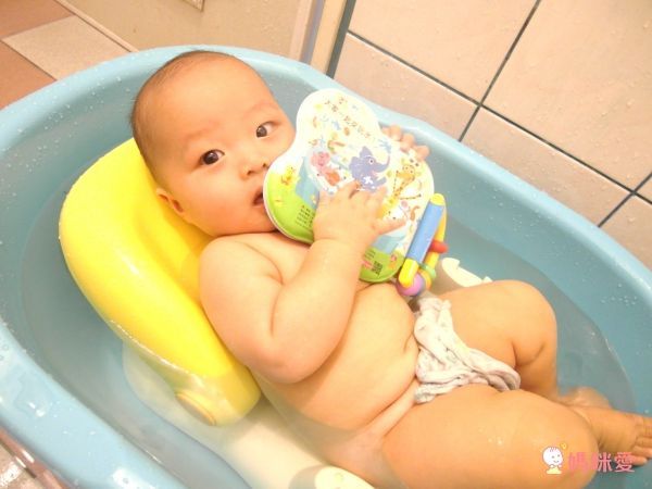 【賴馬給0-3歲寶寶的遊戲書】-洗澡書+布書+兒歌本+CD，共3書1CD