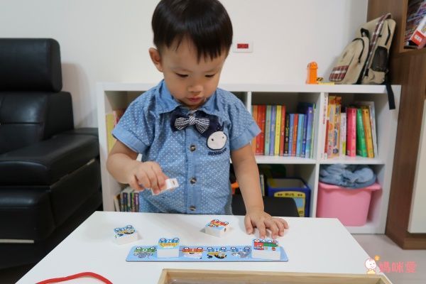 美國瑪莉莎 Melissa & Doug - MD 益智-穿繩字母火車