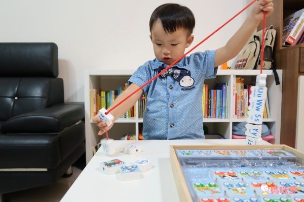美國瑪莉莎 Melissa & Doug - MD 益智-穿繩字母火車
