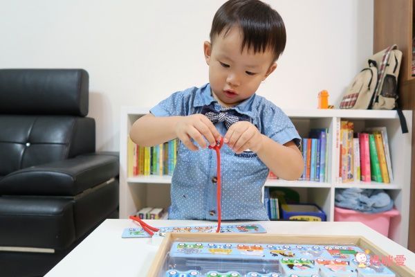 美國瑪莉莎 Melissa & Doug - MD 益智-穿繩字母火車