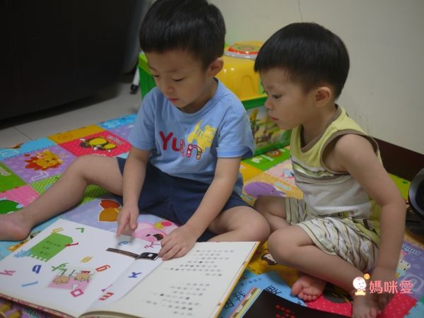 風靡全美繪本！《魔法親親》帶孩子克服「分離焦慮」75折起