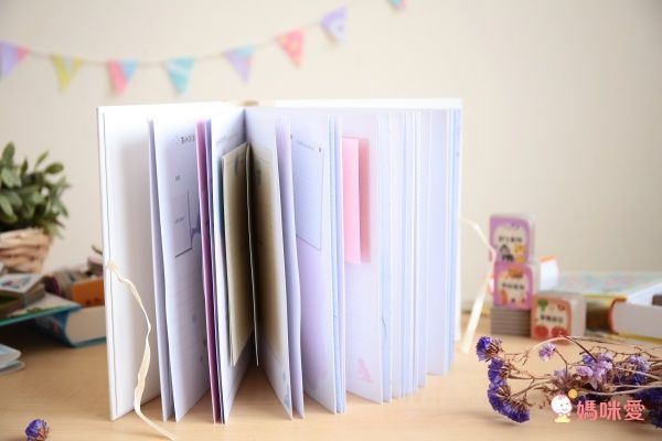 寶寶相本(來自法國,億萬父母都說讚的育兒禮物書)