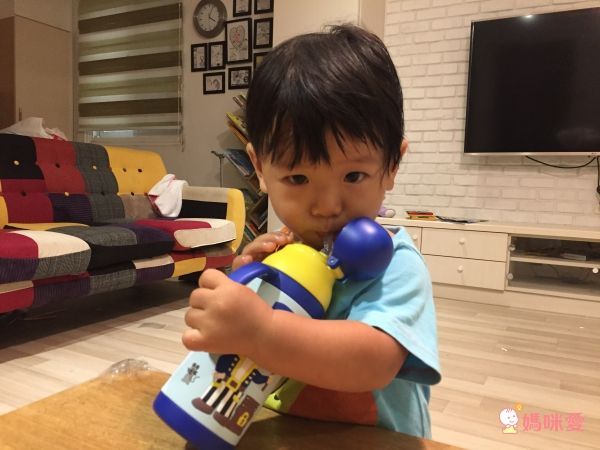 EAT 4 FUN 不鏽鋼 3D 彈跳吸管保溫水杯