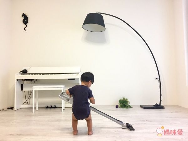 【日本 IRIS OHYAMA 氣旋直立式無線吸塵器IC-SLDC1】