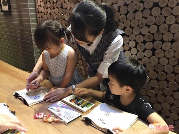 JustSleep 捷絲旅★高雄 站前館☛ 捷絲旅家庭房假日不加價!