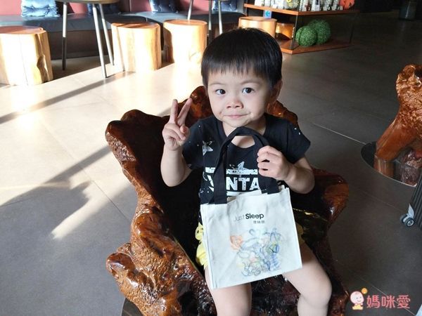 JustSleep 捷絲旅★高雄 站前館☛ 捷絲旅家庭房假日不加價!