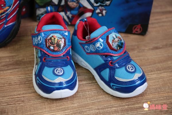 布布童鞋 電燈運動鞋