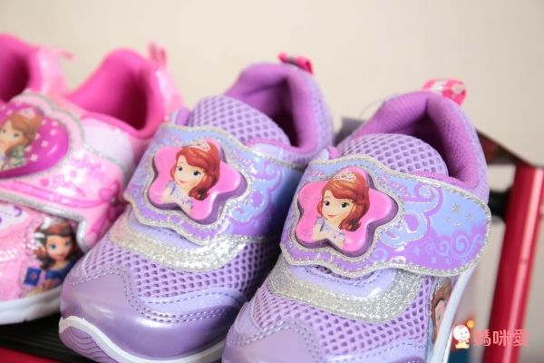 布布童鞋 電燈運動鞋