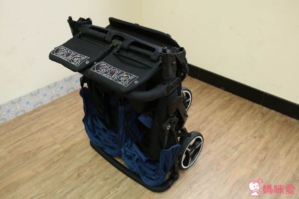  Baby Monsters 雙人推車