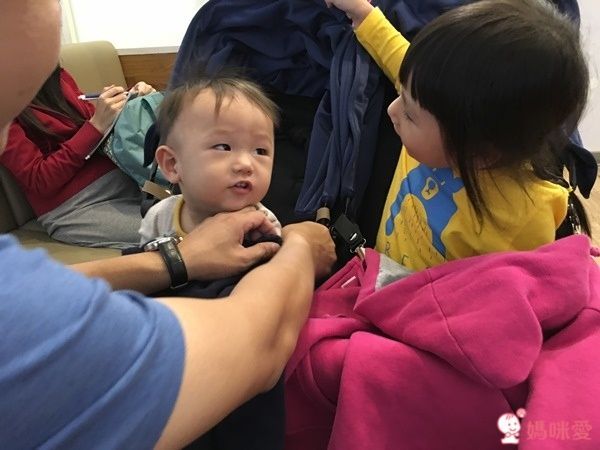  Baby Monsters 雙人推車