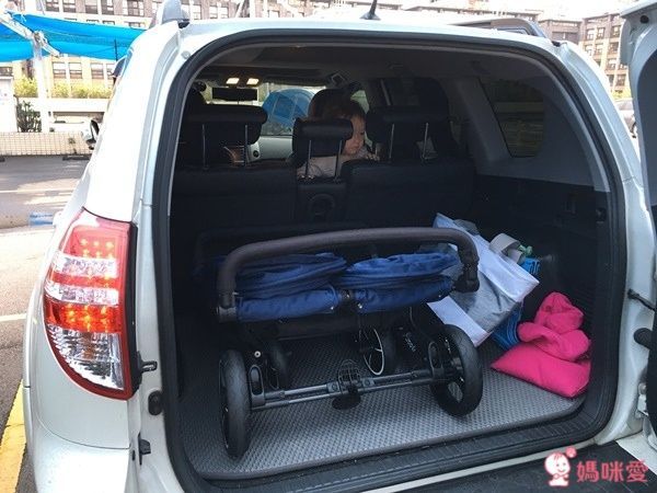  Baby Monsters 雙人推車