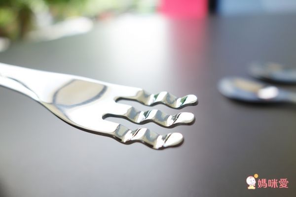 Leben 日本製不鏽鋼幼兒/兒童波浪叉子