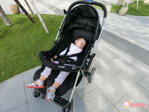 日本 Combi Mega Ride DX 嬰幼兒手推車