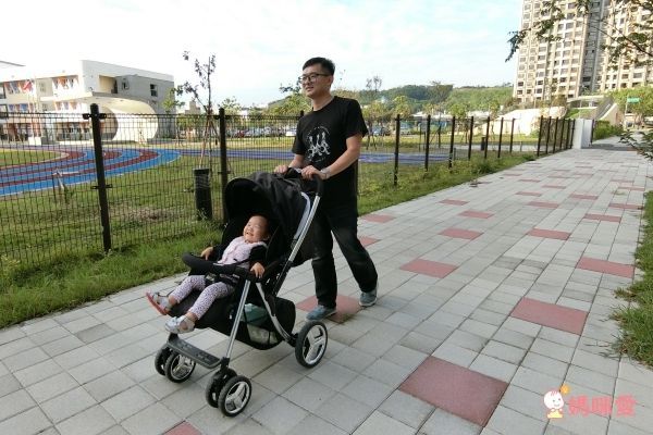 日本 Combi Mega Ride DX 嬰幼兒手推車