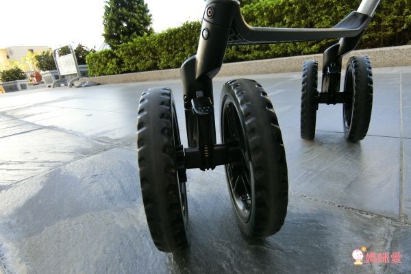 日本 Combi Mega Ride DX 嬰幼兒手推車