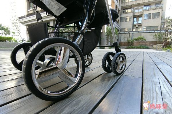 日本 Combi Mega Ride DX 嬰幼兒手推車