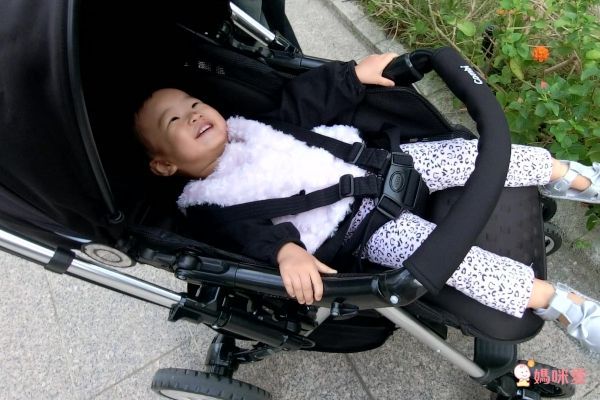 日本 Combi Mega Ride DX 嬰幼兒手推車