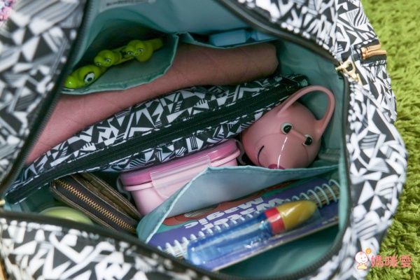 美國 Kalencom Chicago Backpack 時尚媽媽包 ✤ 寶貝雜物一包搞定!