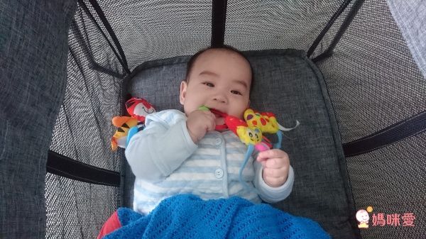 BABY MONSTERS Playpen 雙層遊戲床