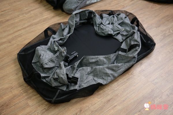 BABY MONSTERS Playpen 雙層遊戲床