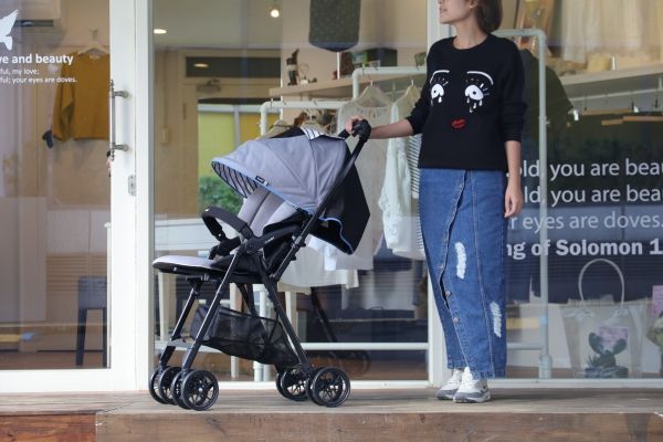 日本 Combi NEYO 嬰幼兒手推車