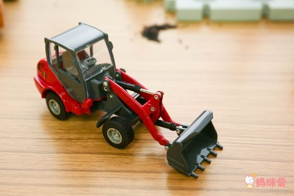 銅板價【擬真合金車】車車控寶千萬別錯過!