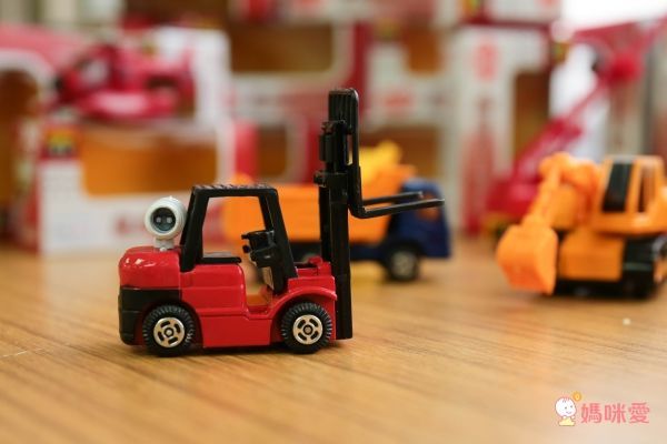 銅板價【擬真合金車】車車控寶千萬別錯過!