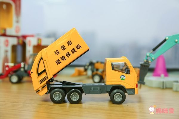 銅板價【擬真合金車】車車控寶千萬別錯過!